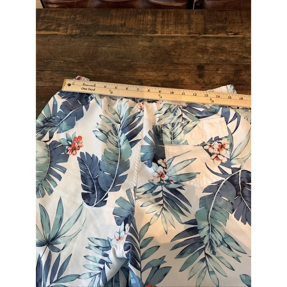Club Room Men's Tropical Leaf Print Elastic Waist Swim Trunks Size L!